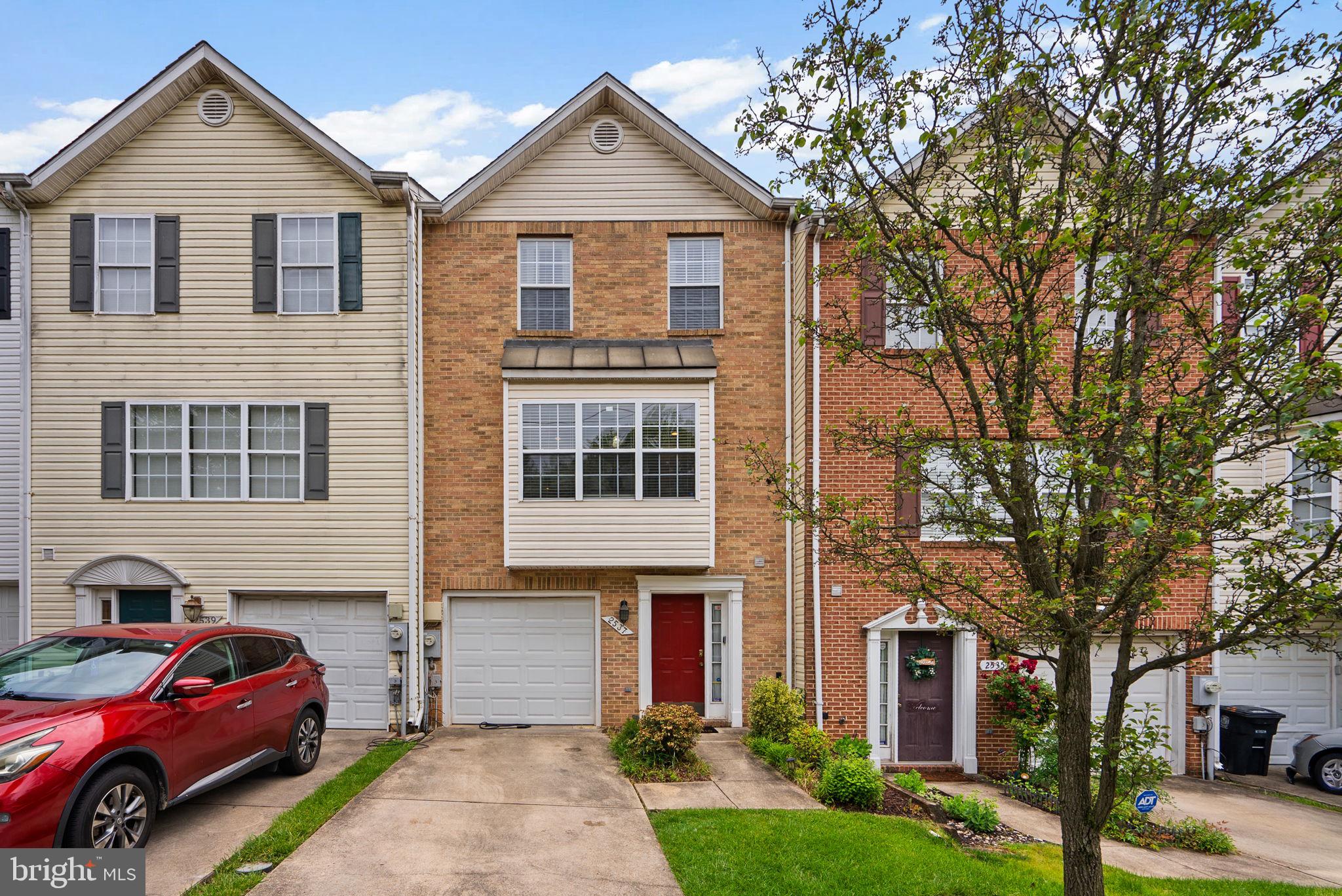 2537 MARKHAM LANE