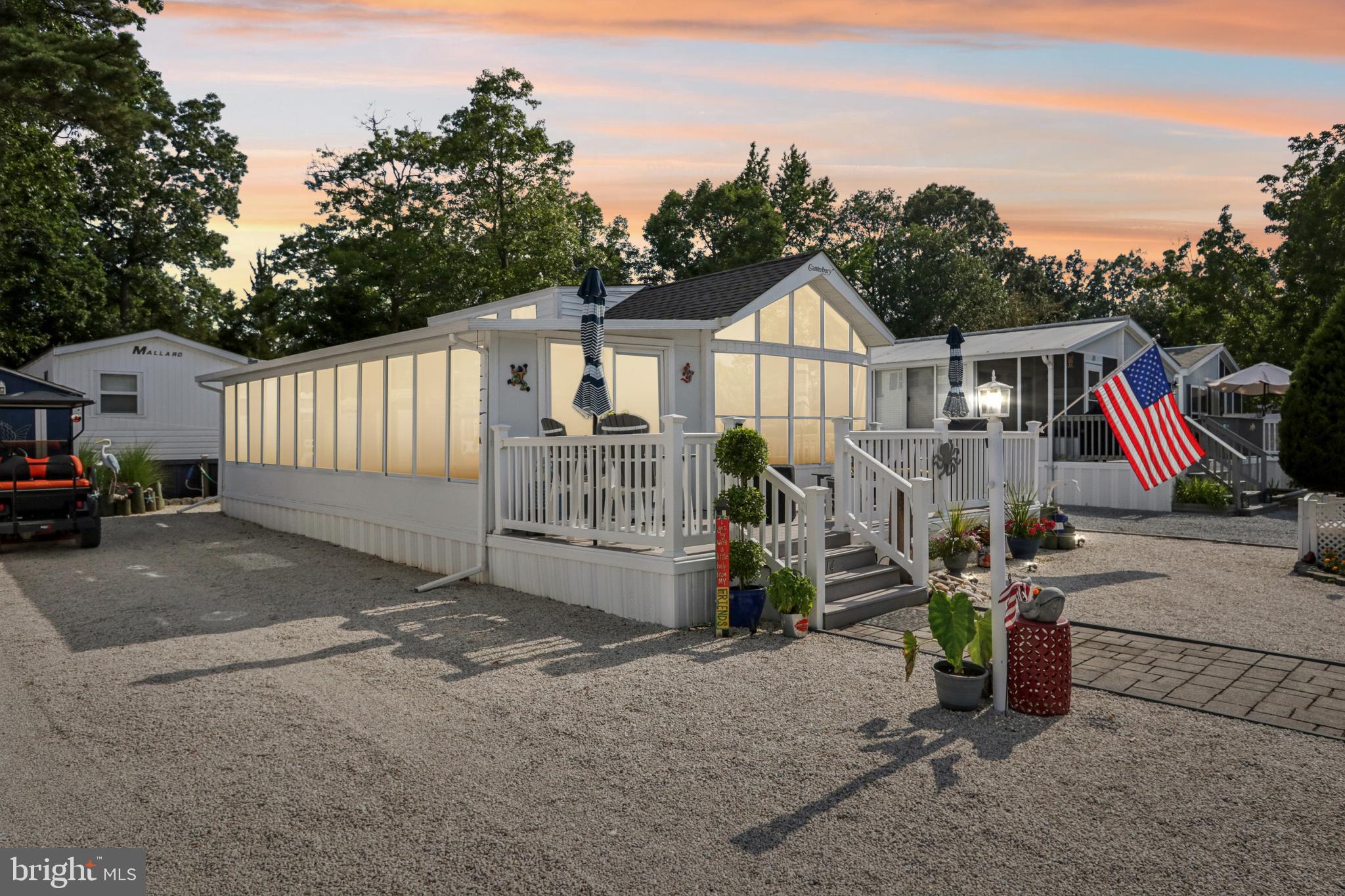 114 WHALE BEACH AVENUE 114