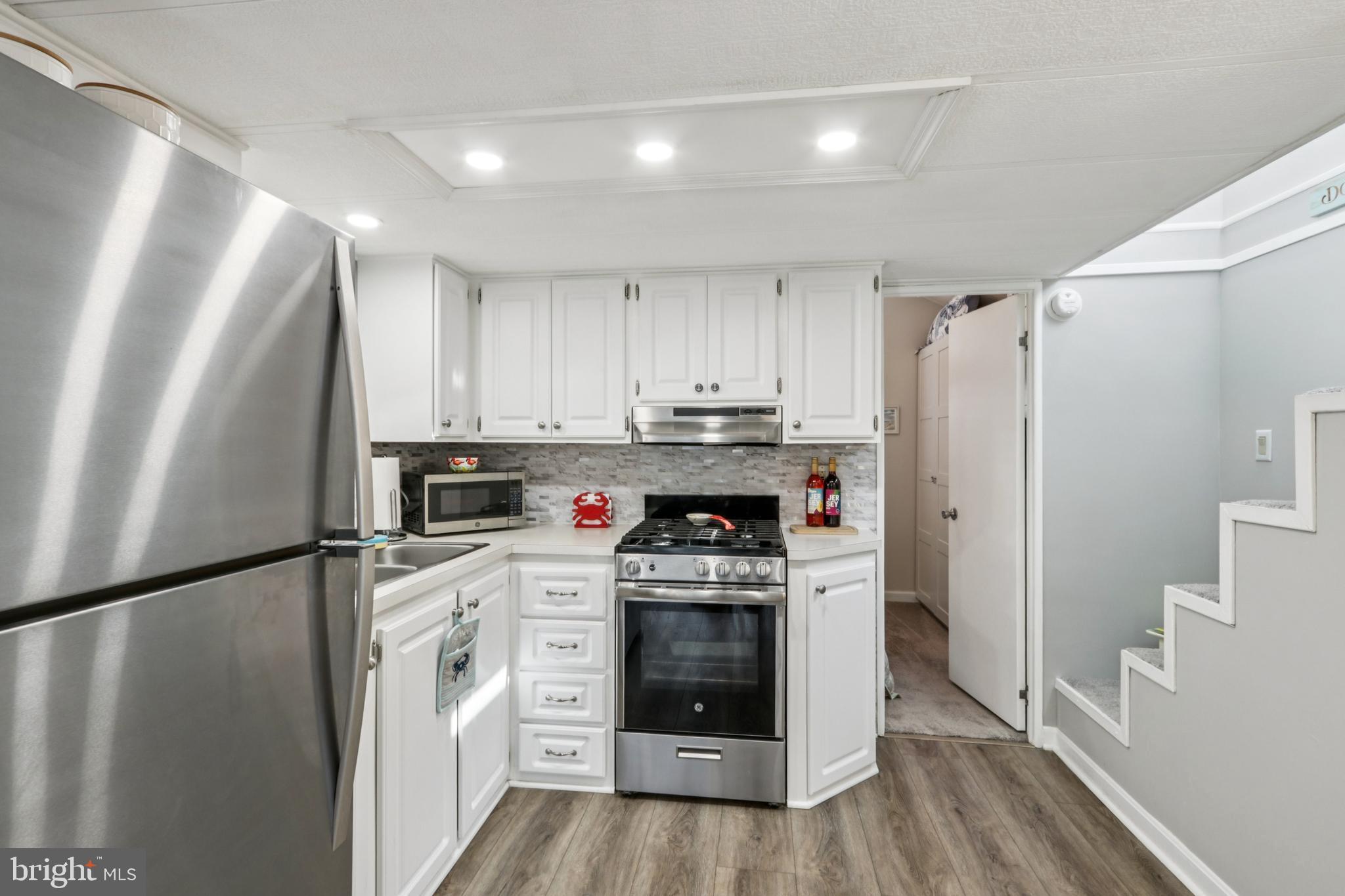 114 WHALE BEACH AVENUE 114