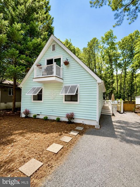 Homes For Sale - 72 Newport Drive<br/> OCEAN PINES, MD 21811