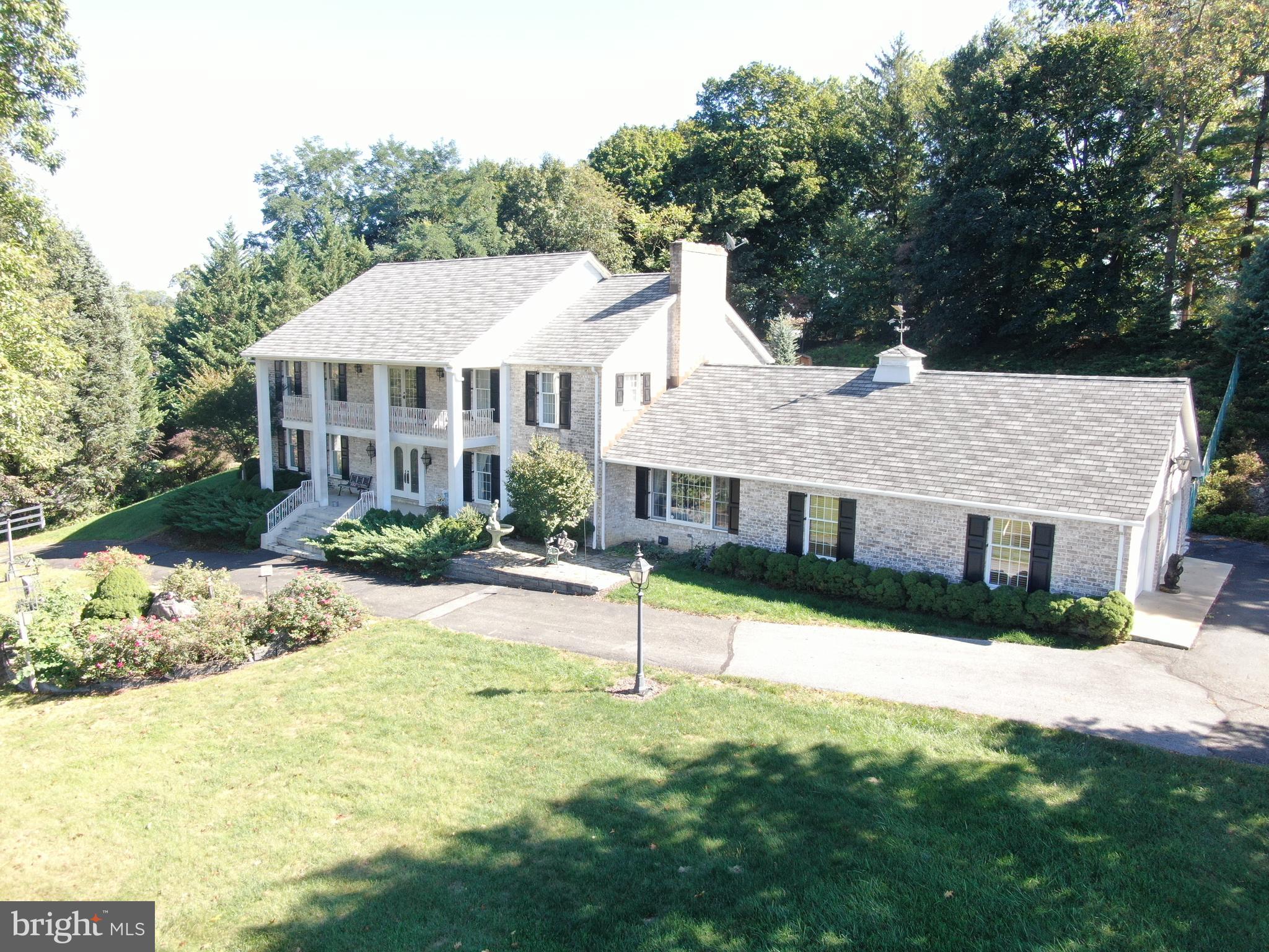 586 CRESTWOOD DRIVE