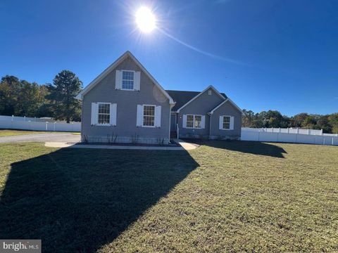 Homes For Sale - 33016 Forest Knoll Drive<br/> LAUREL, DE 19956