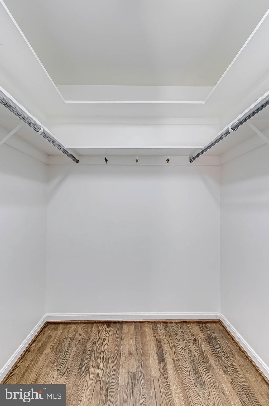 TYSONS VALLEY - Residential Lease