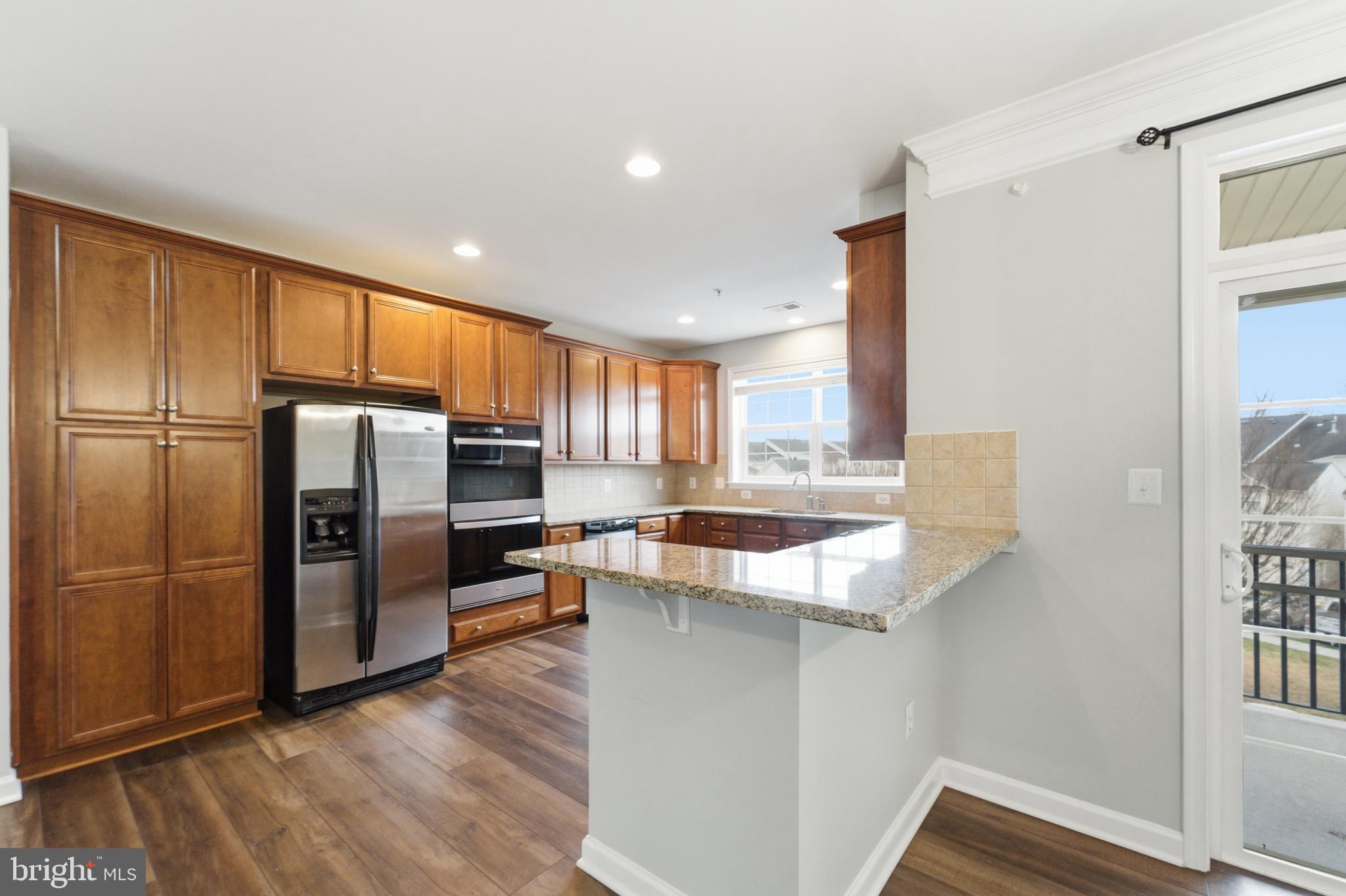 LANSDOWNE TOWN CENTER CONDOS - Residential