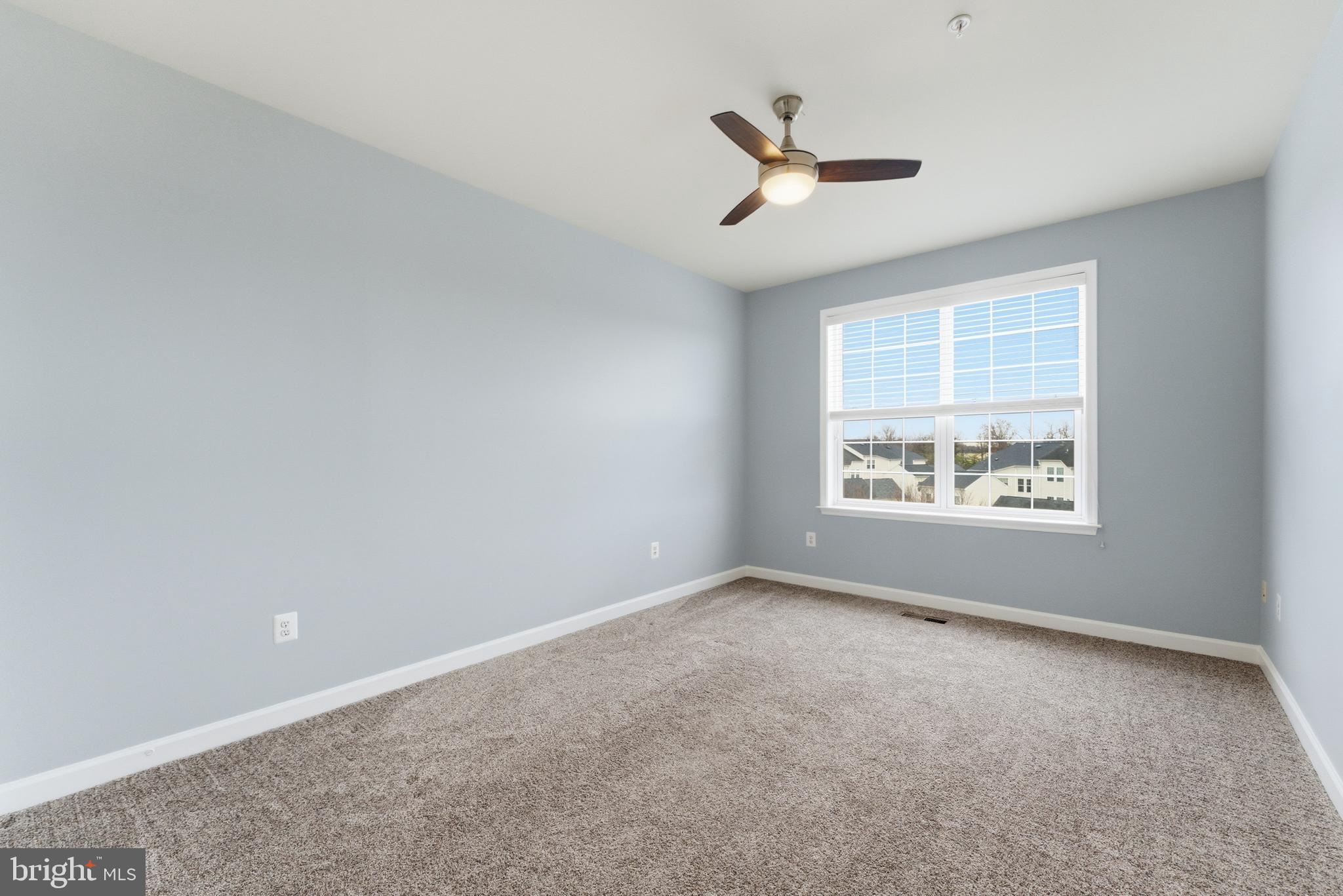 LANSDOWNE TOWN CENTER CONDOS - Residential