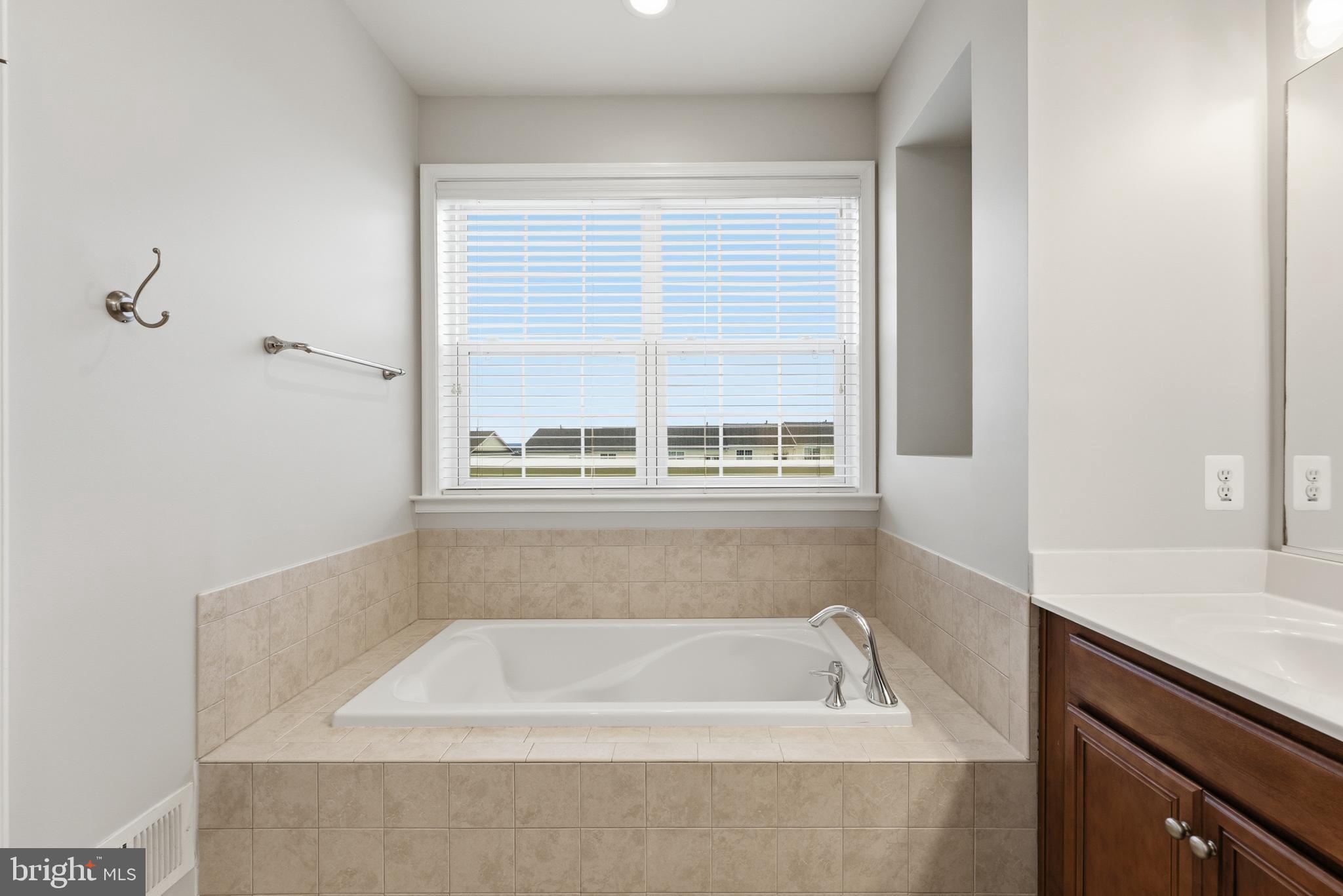 LANSDOWNE TOWN CENTER CONDOS - Residential