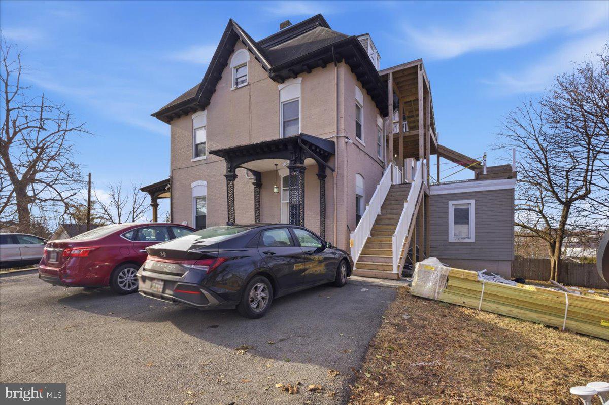 671 HIGHLAND WAY