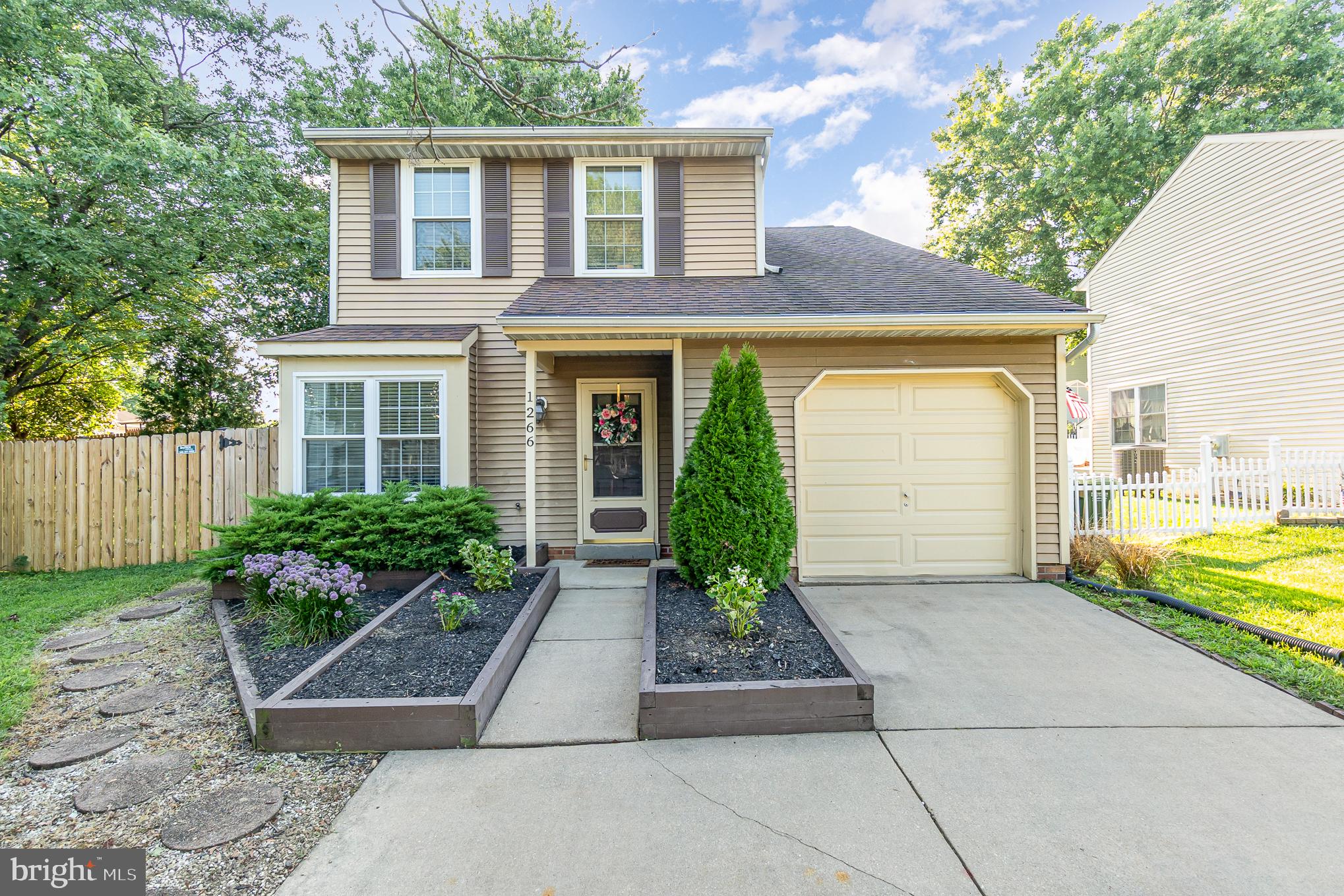 RIVERSIDE - Residential