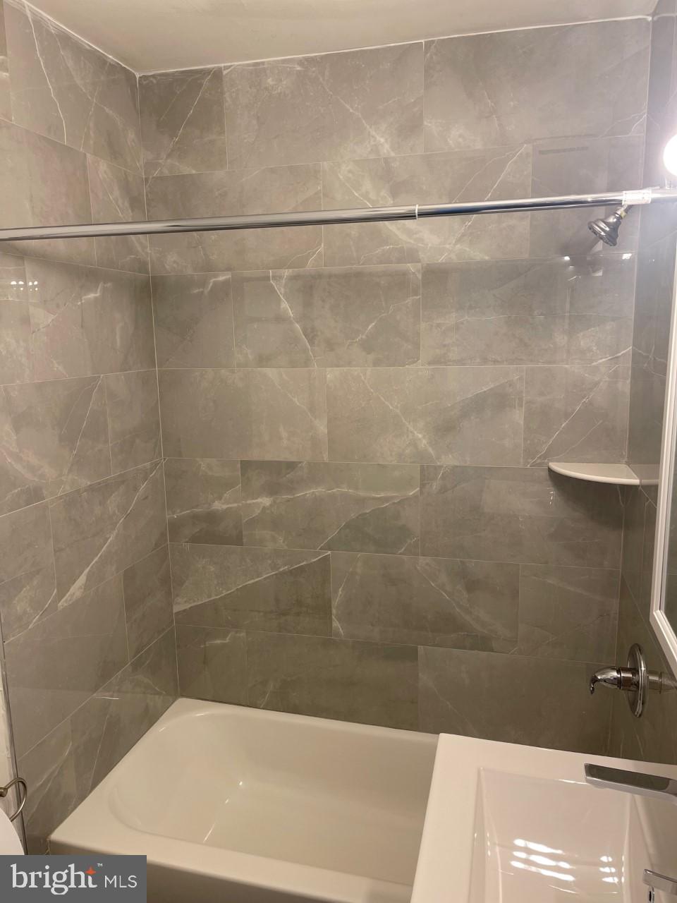 FAIRMOUNT - Residential Lease