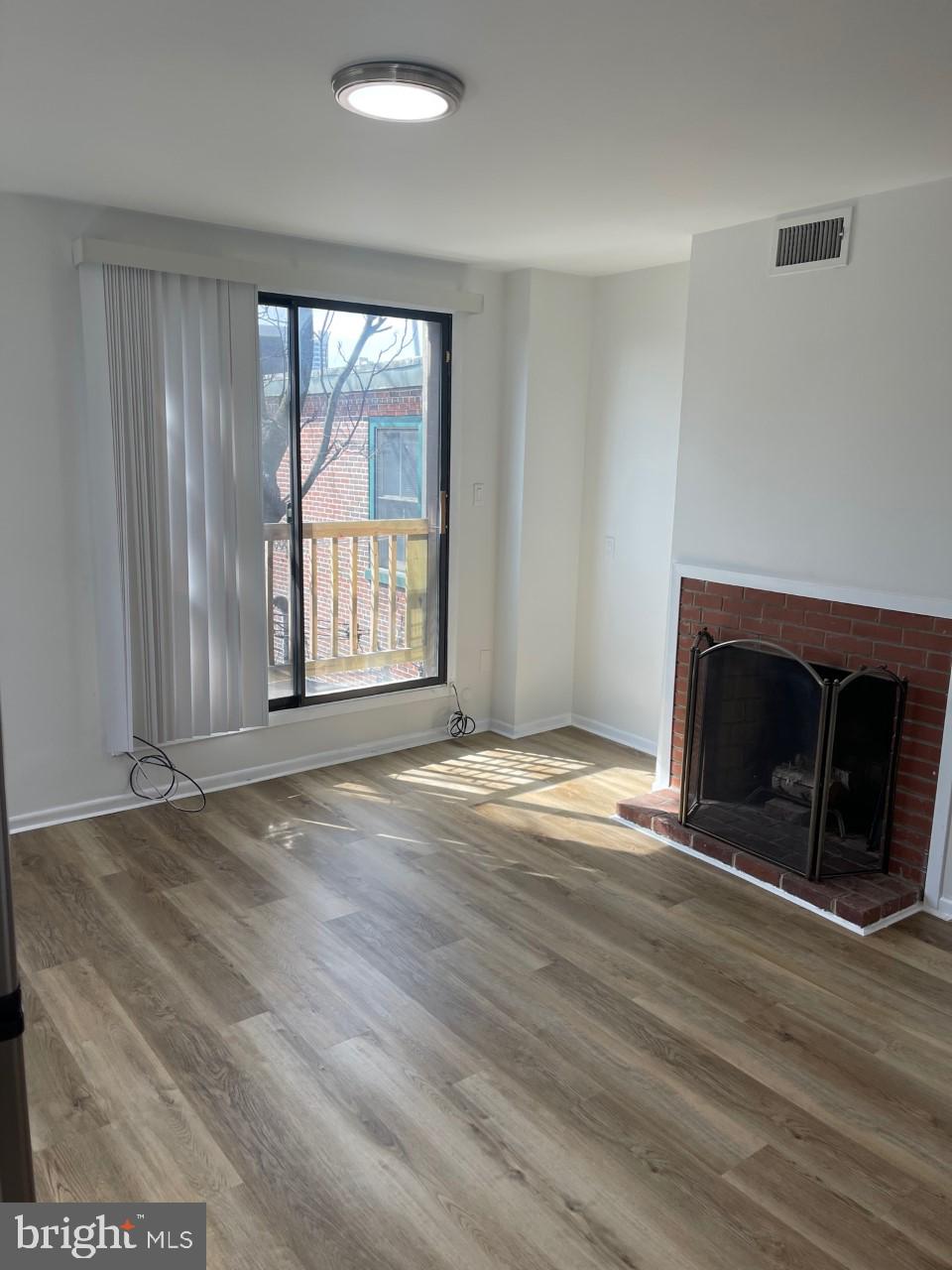 FAIRMOUNT - Residential Lease