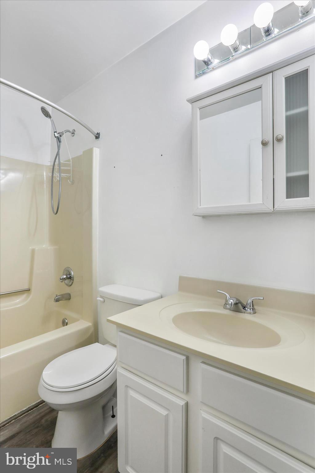 FORT HILL FARMS - Residential