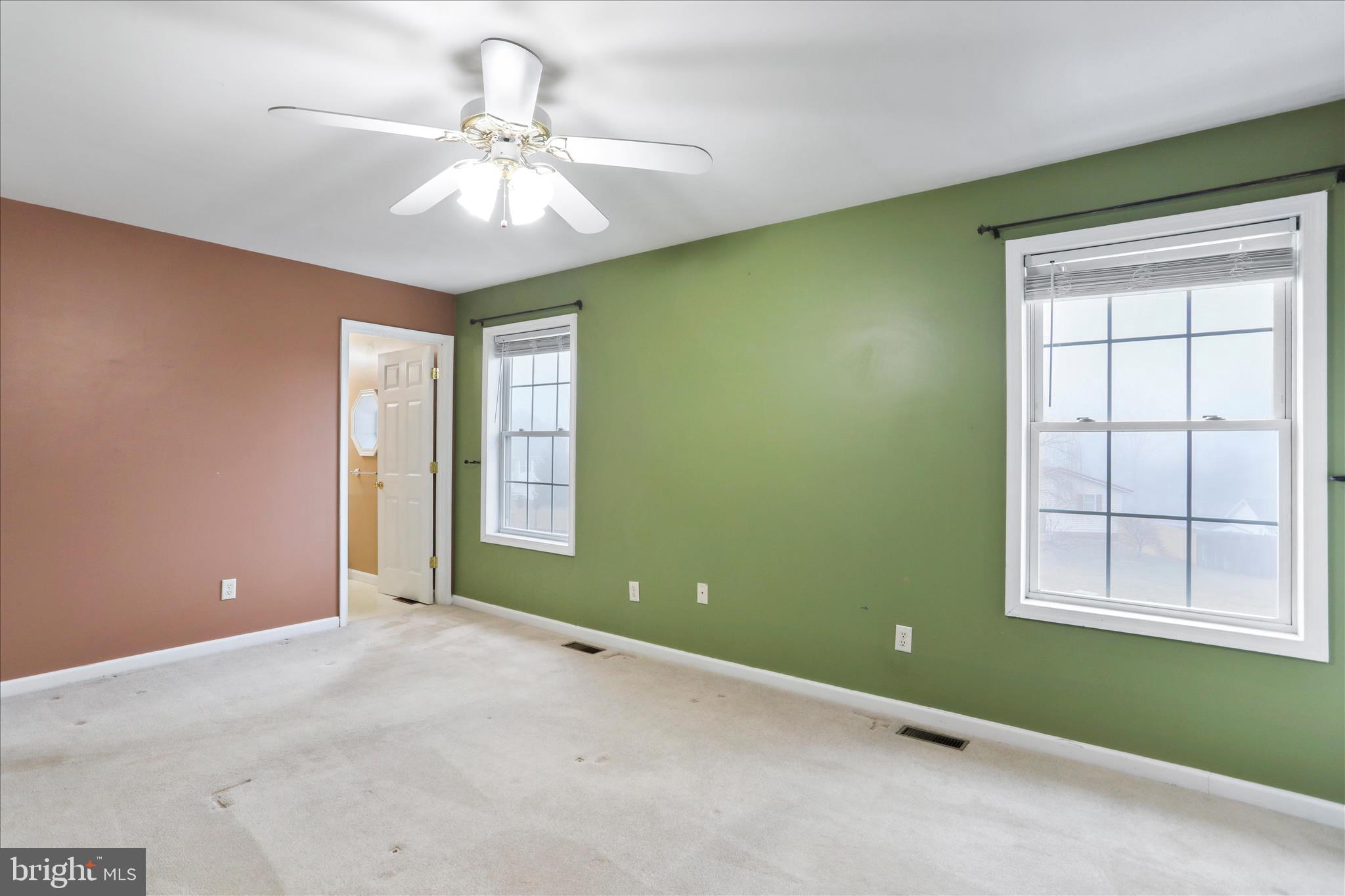 FORT HILL FARMS - Residential