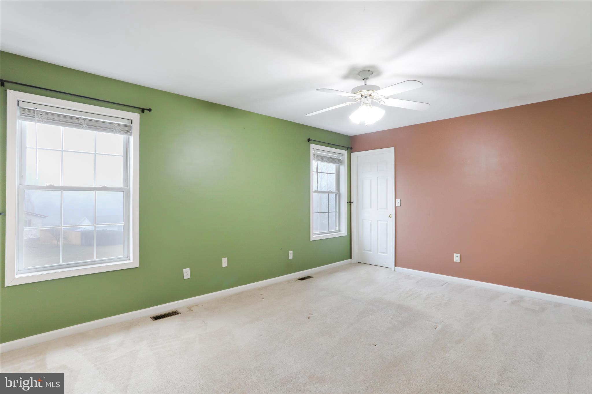 FORT HILL FARMS - Residential