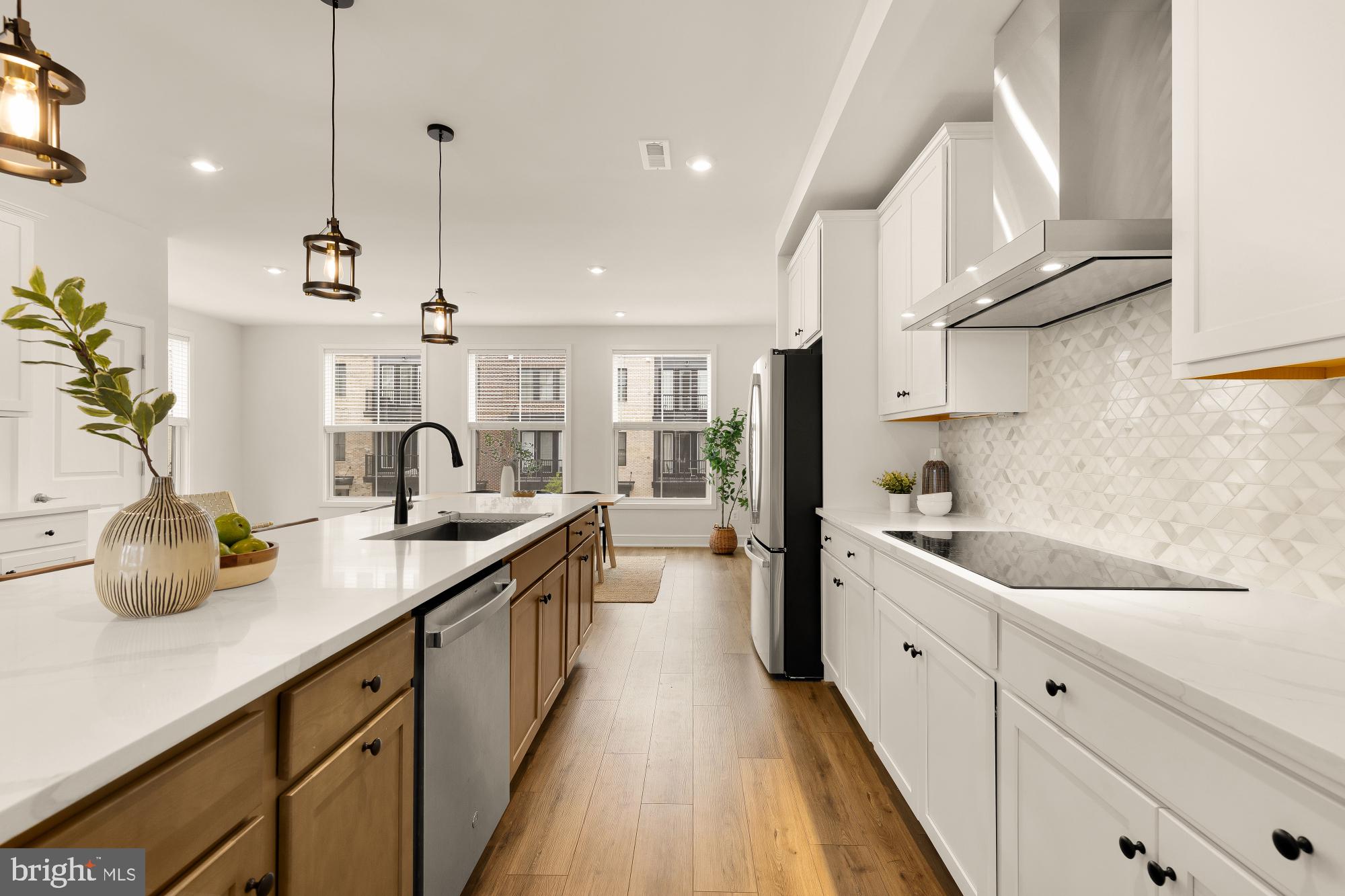 DEMOTT & SILVER - Residential