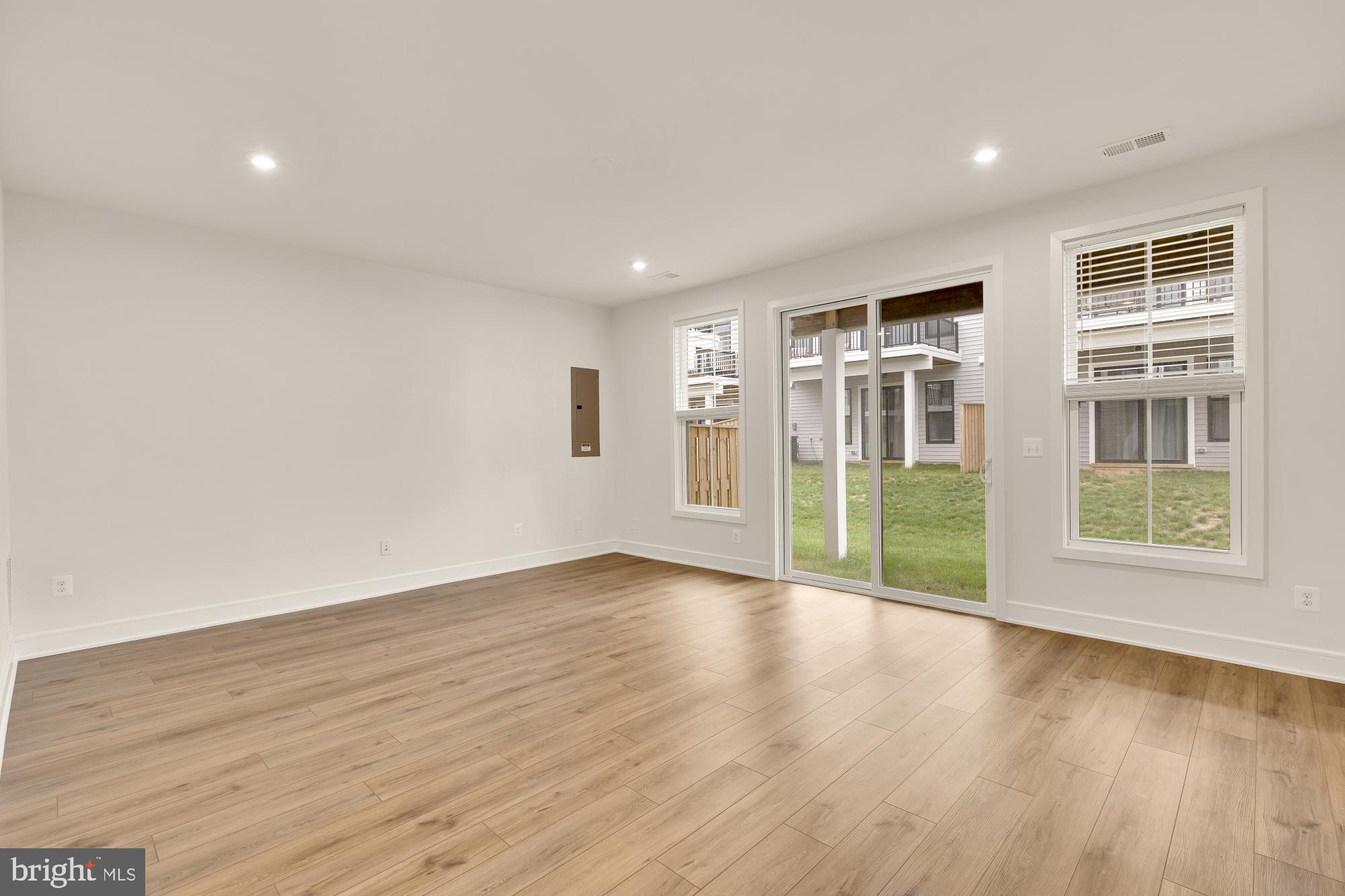 DEMOTT & SILVER - Residential