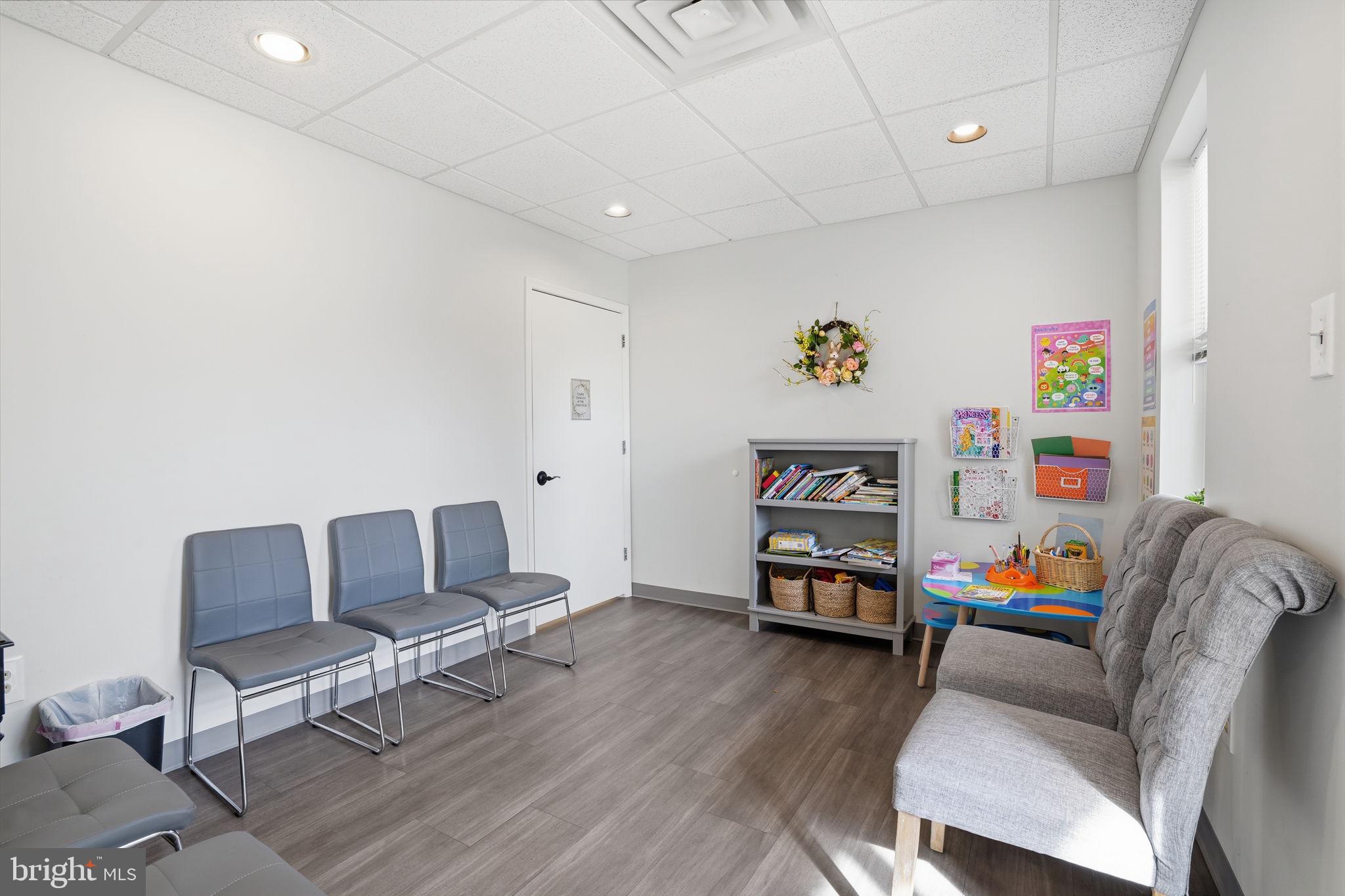 503 FLORAL VALE BOULEVARD