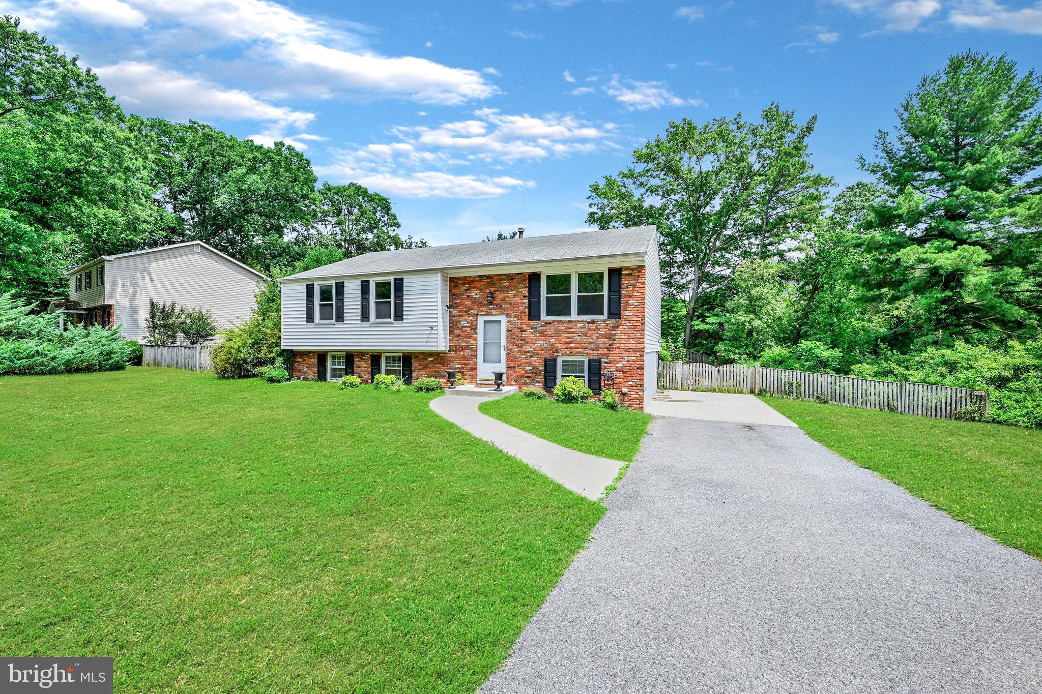 449 CLOVERDALE CIRCLE