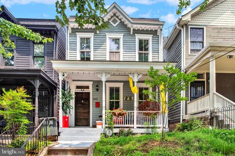 1612 V STREET SE WASHINGTON DC 20020