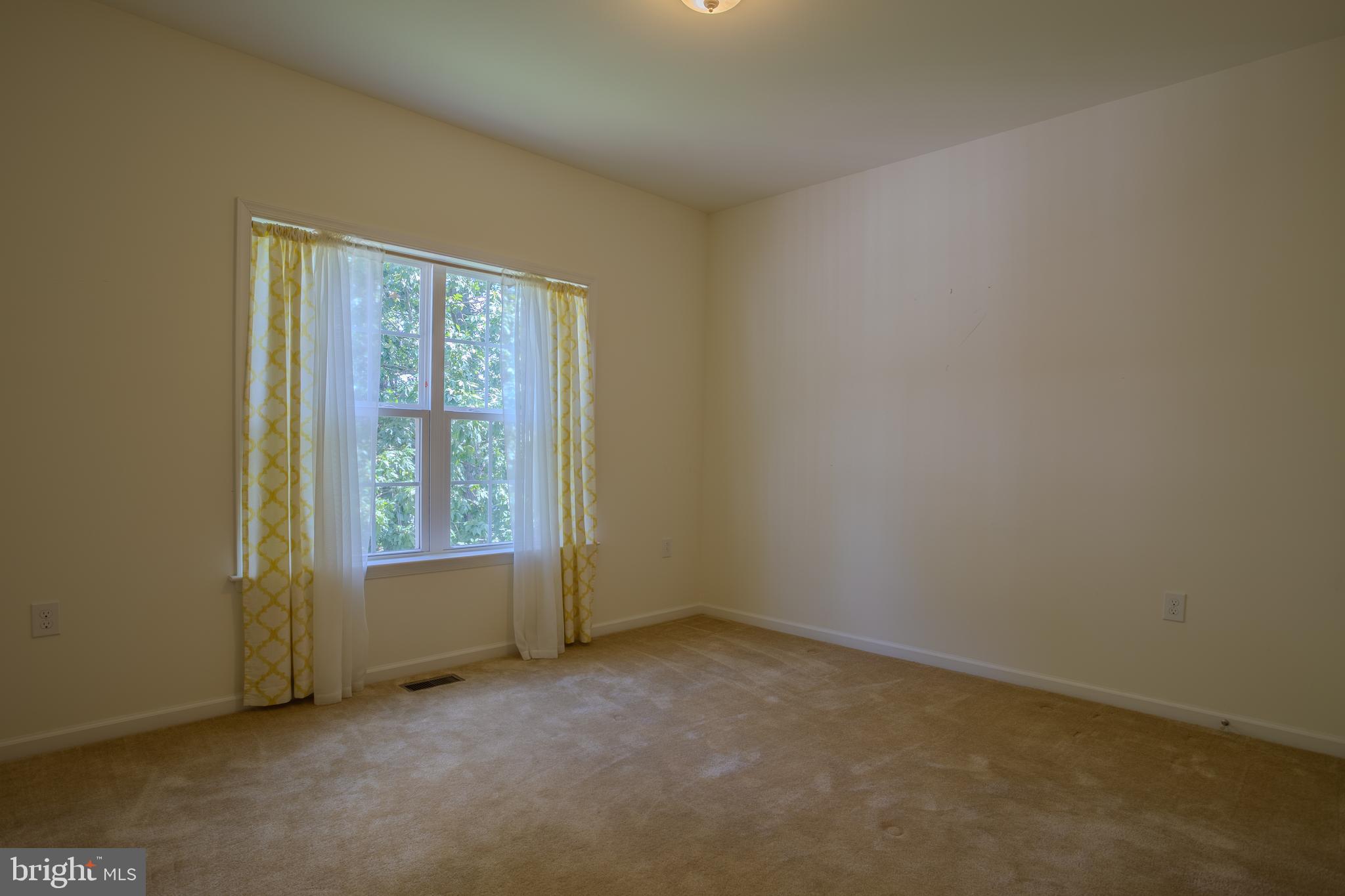 BROOKFIELD ON THE POTOMAC - Residential