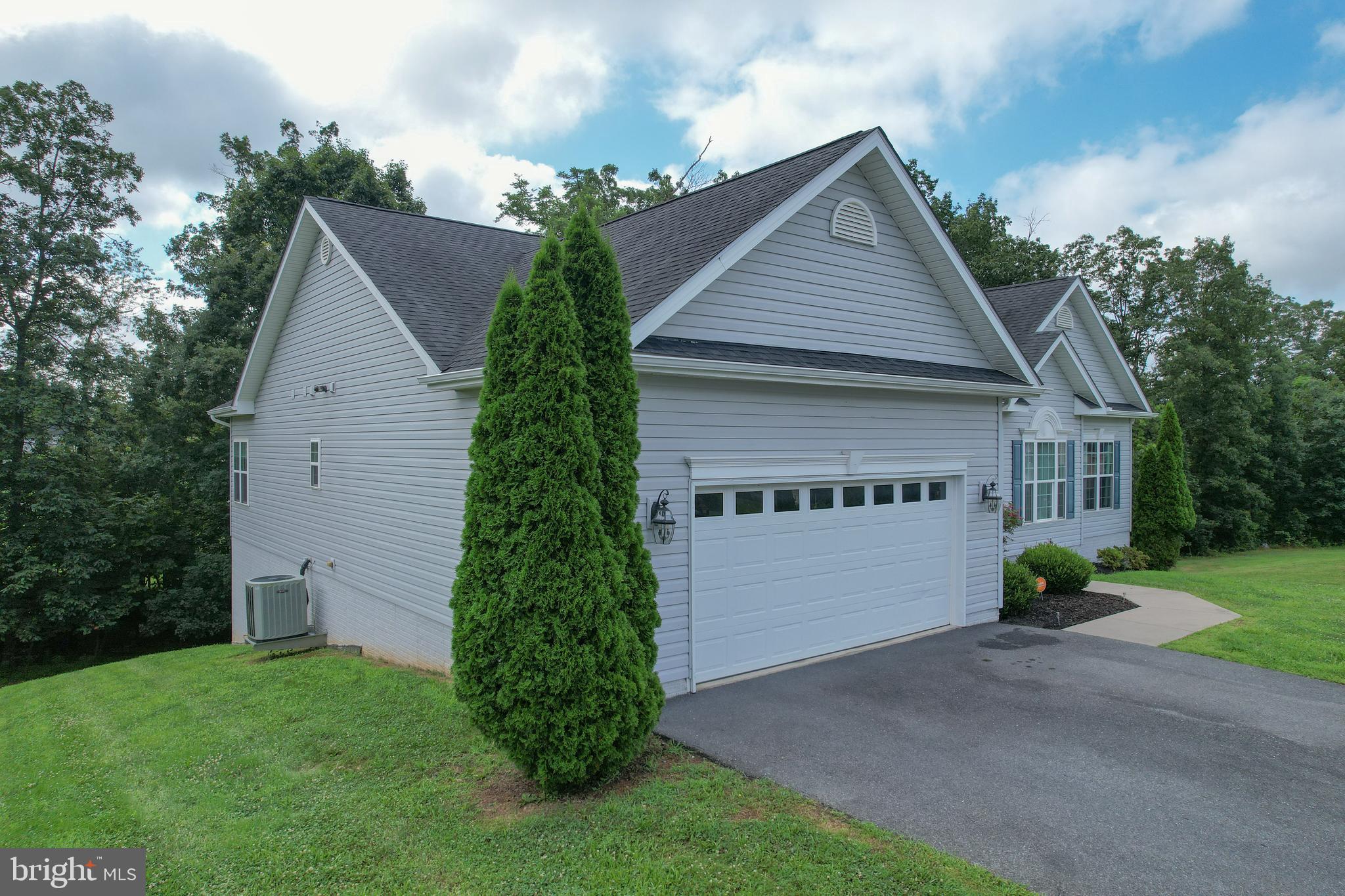 35 KANAWHA COURT