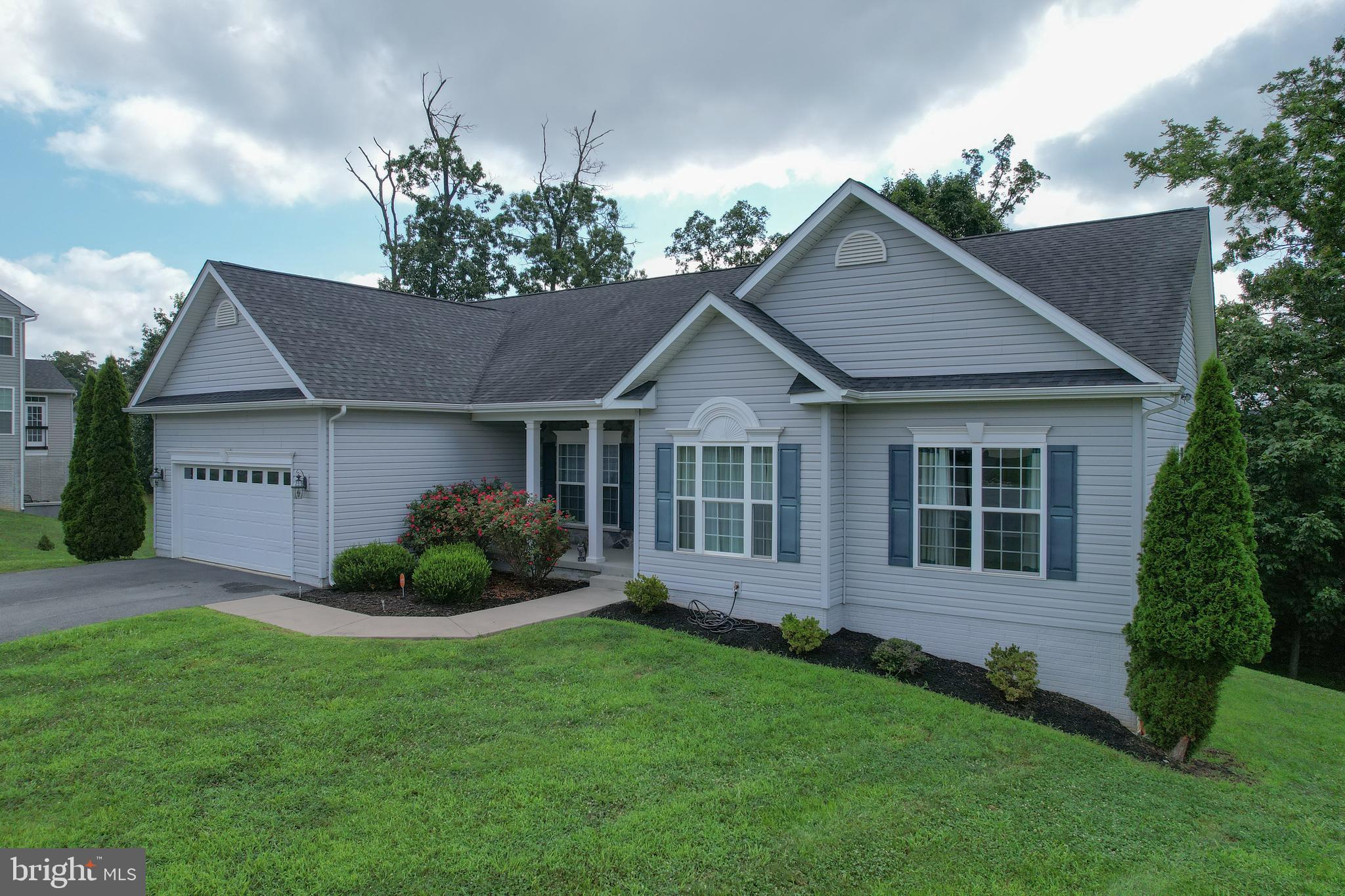 35 KANAWHA COURT
