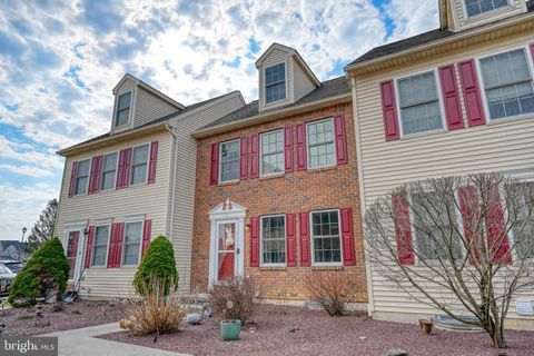 Photo of 10 Weiser Court, WOMELSDORF, PA 19567 (MLS # PABK2069850)