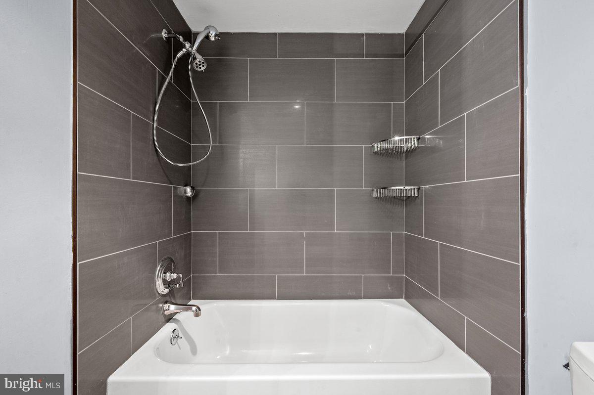 CAMERON KNOLLS - Residential