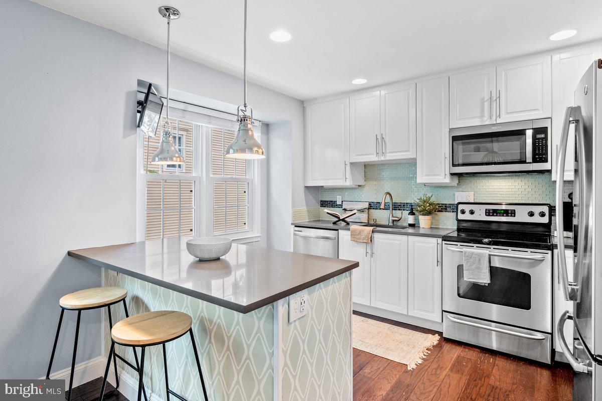 CAMERON KNOLLS - Residential