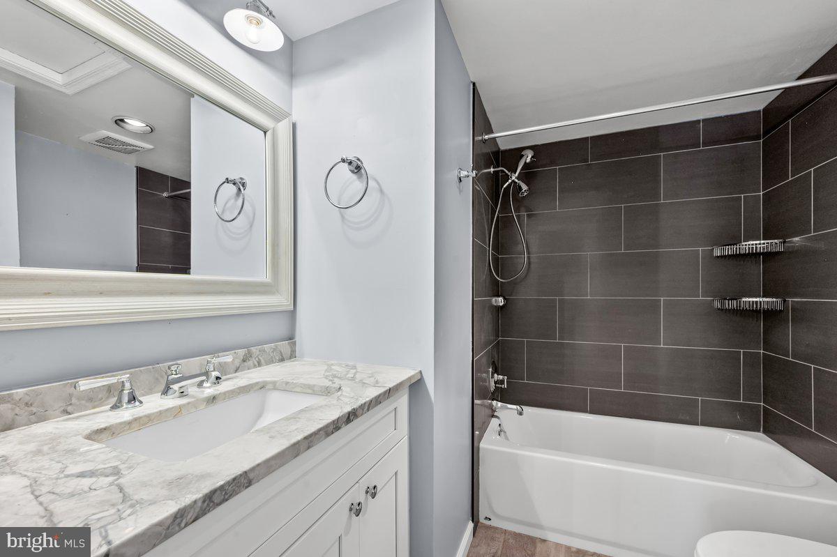 CAMERON KNOLLS - Residential