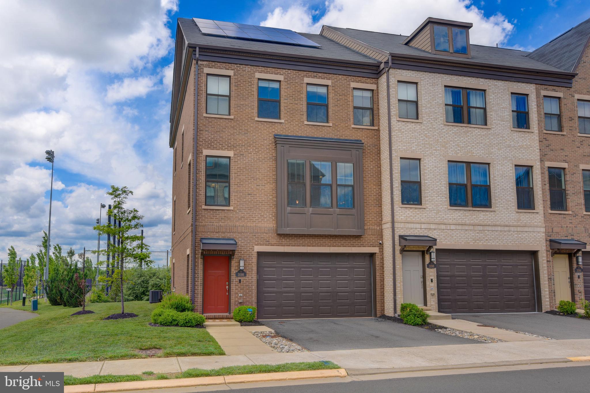 DISCOVERY SQUARE - Residential