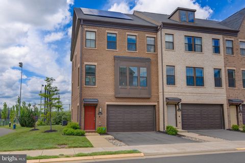 3098 ALAN SHEPARD STREET HERNDON VA 20171