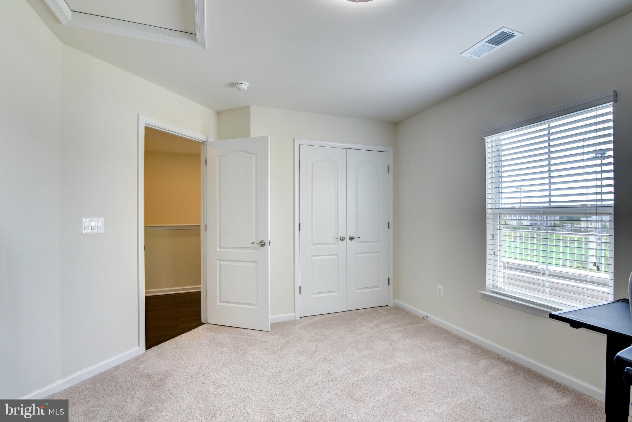 DISCOVERY SQUARE - Residential