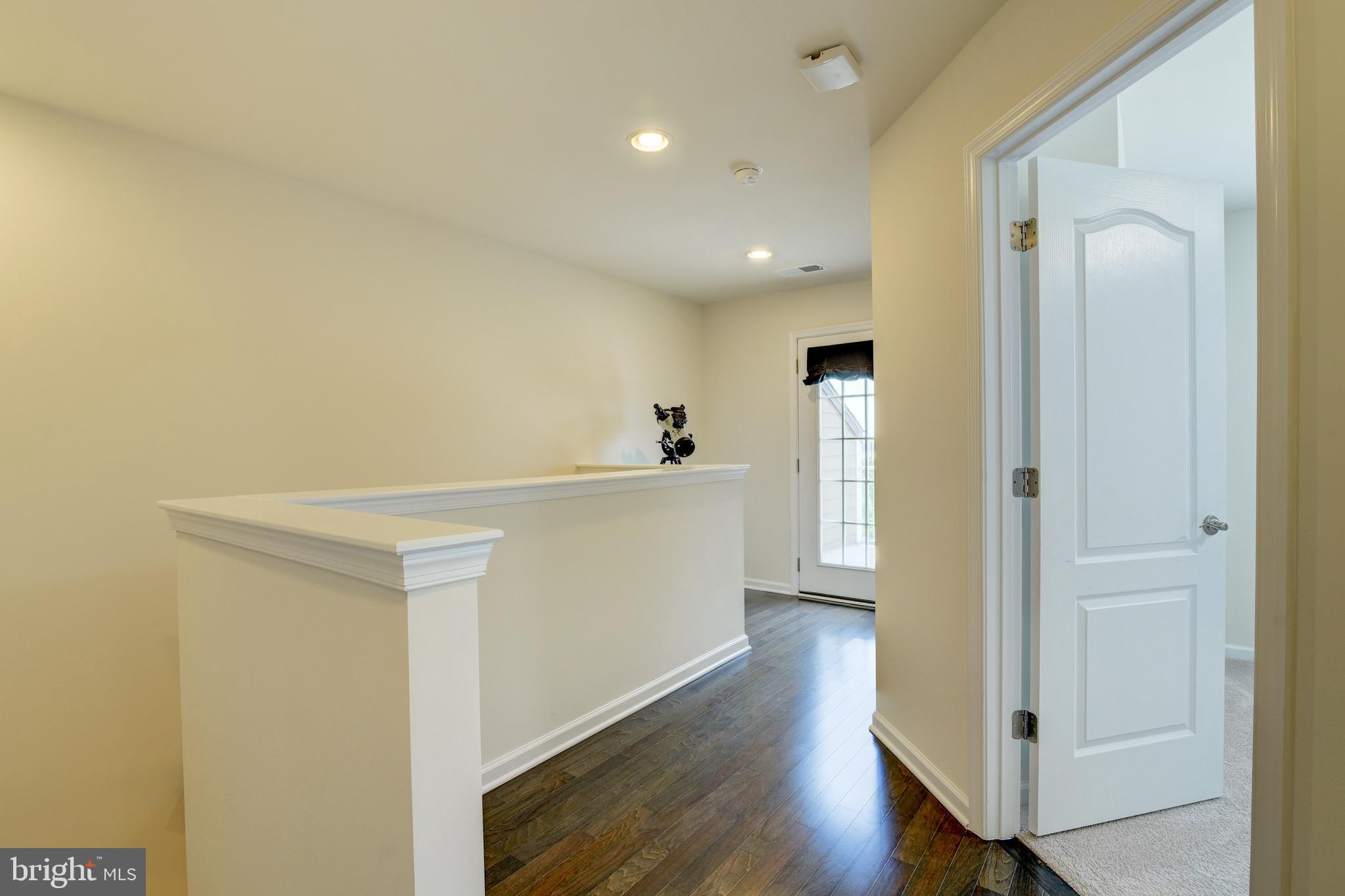 DISCOVERY SQUARE - Residential