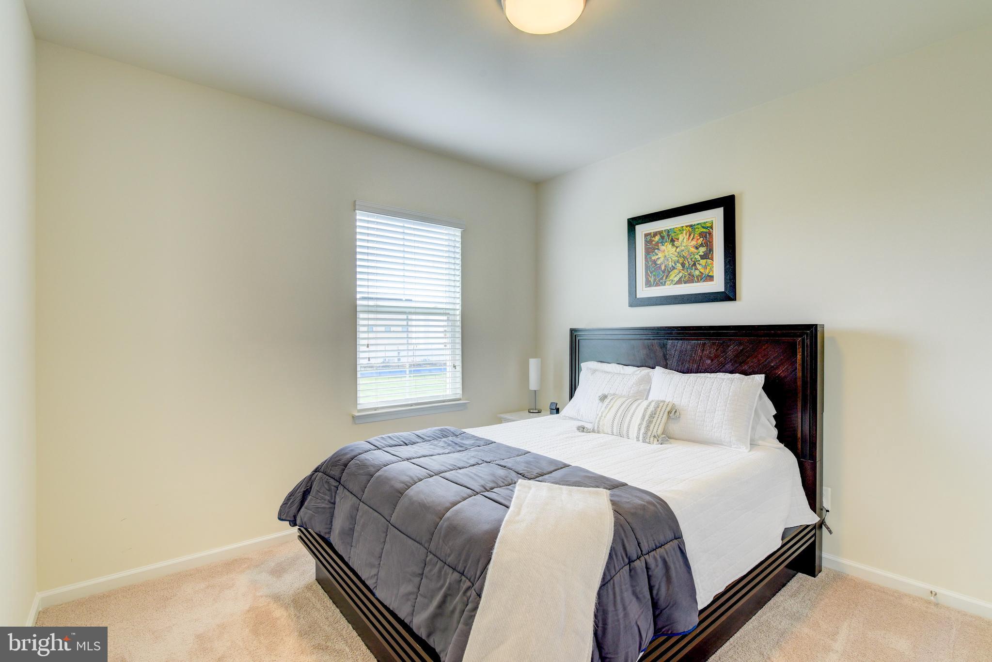 DISCOVERY SQUARE - Residential