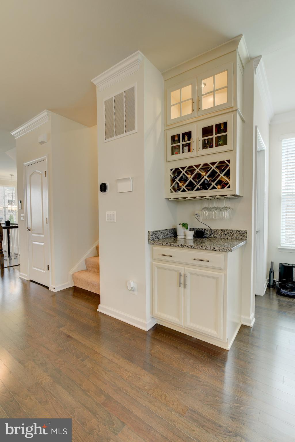 DISCOVERY SQUARE - Residential