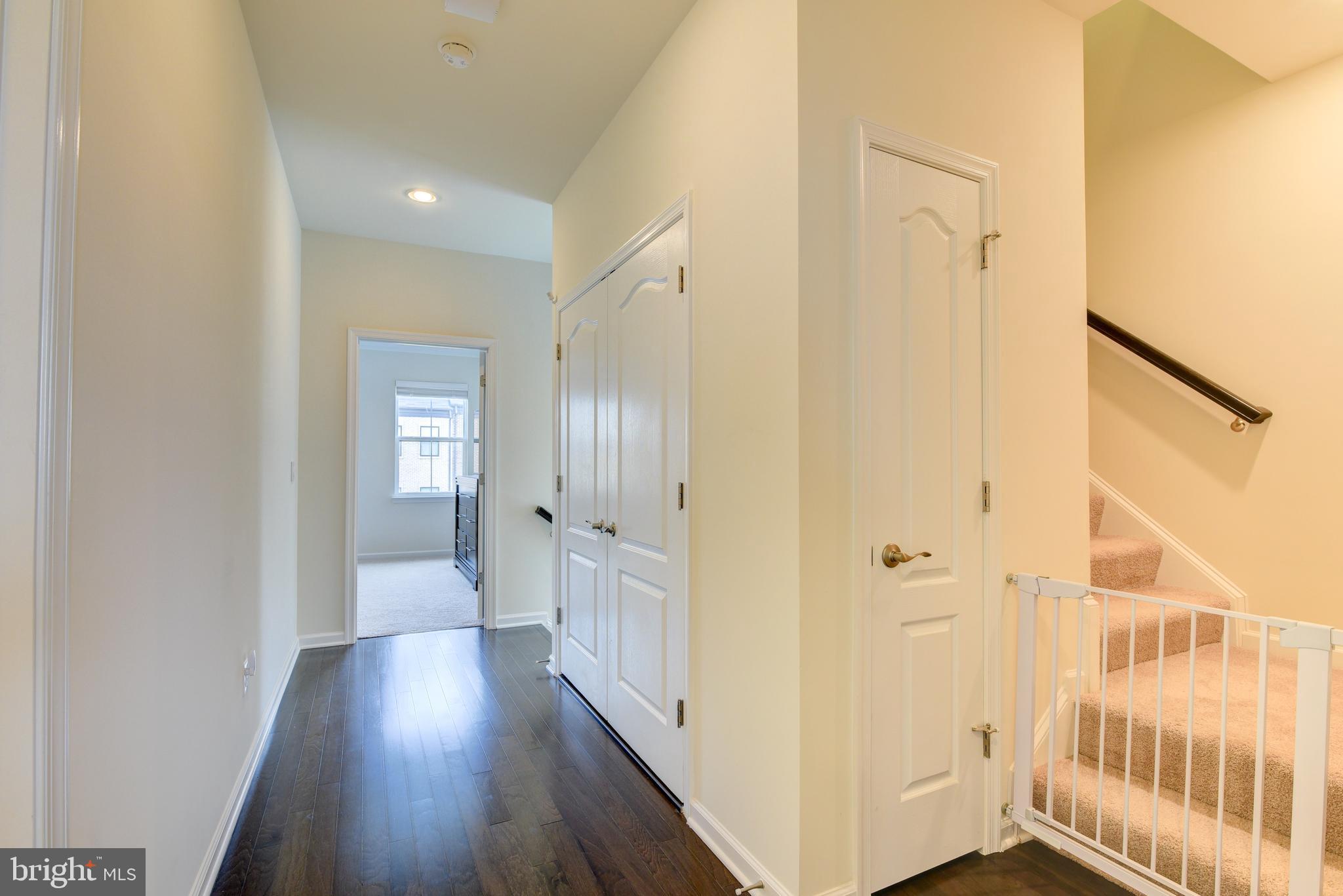 DISCOVERY SQUARE - Residential