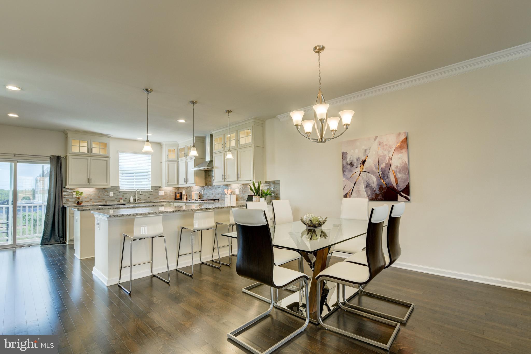 DISCOVERY SQUARE - Residential