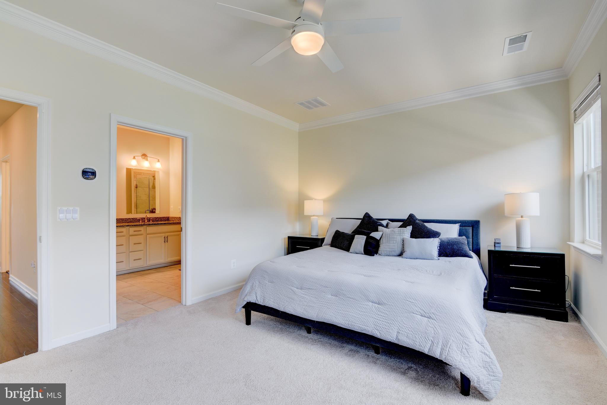 DISCOVERY SQUARE - Residential