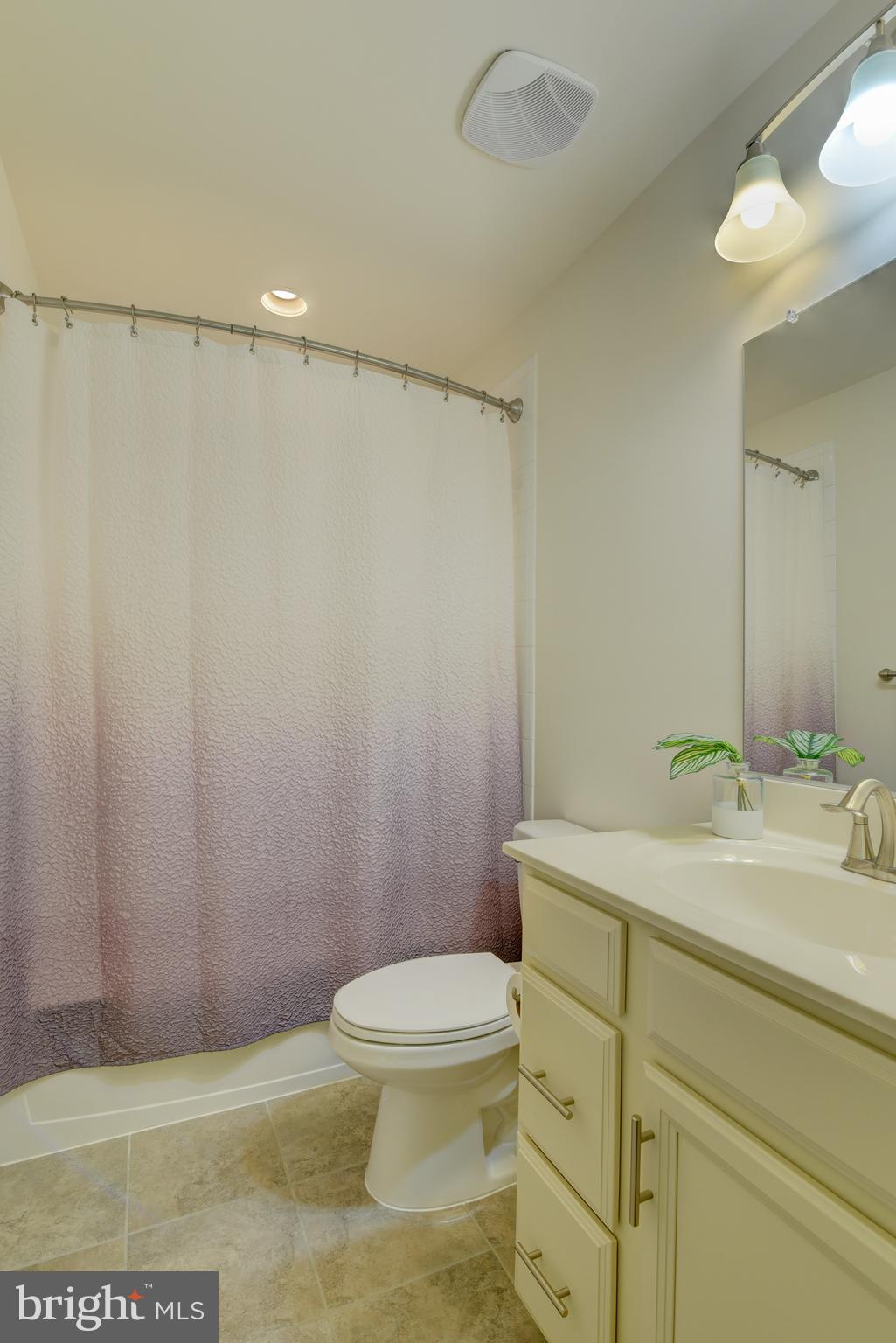 DISCOVERY SQUARE - Residential