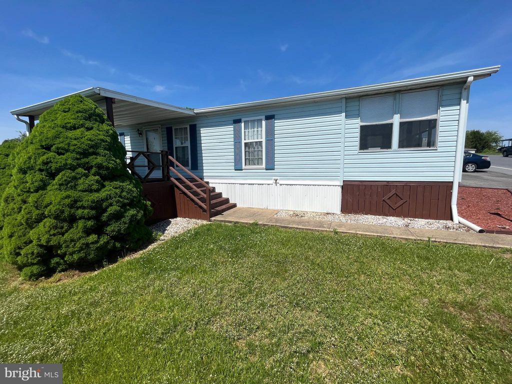 Photo of 201 FAWN MEADOW XING, LANCASTER, PA 17603 (MLS # PALA2035006)