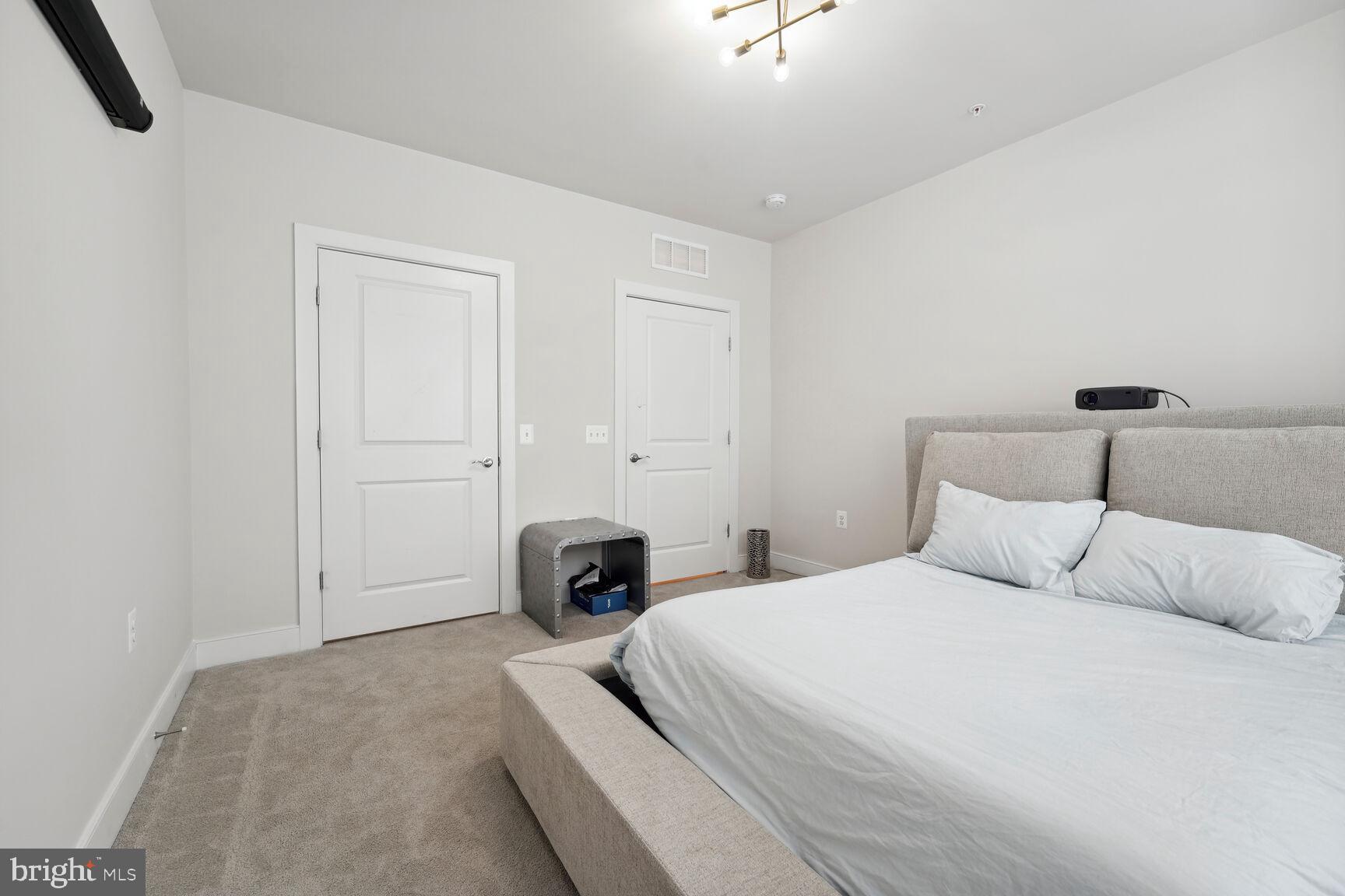 METROPARK AT ARROWBROOK - Residential