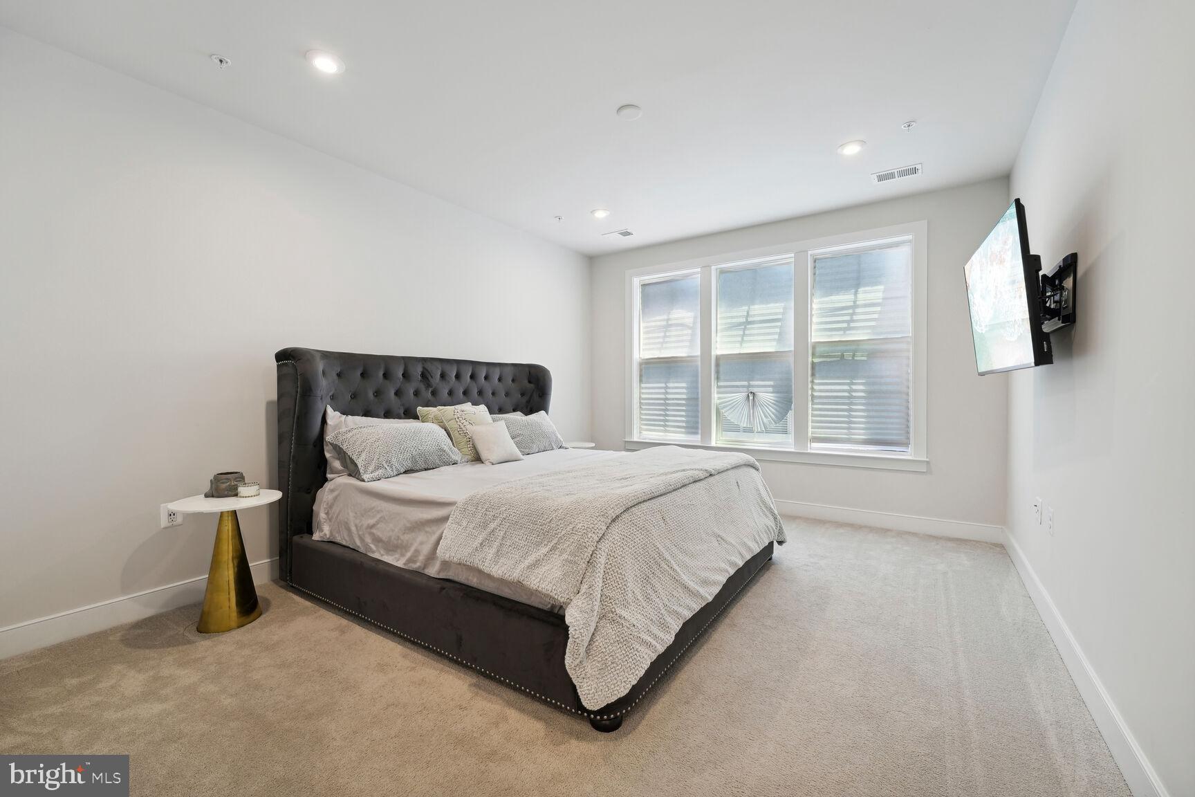 METROPARK AT ARROWBROOK - Residential