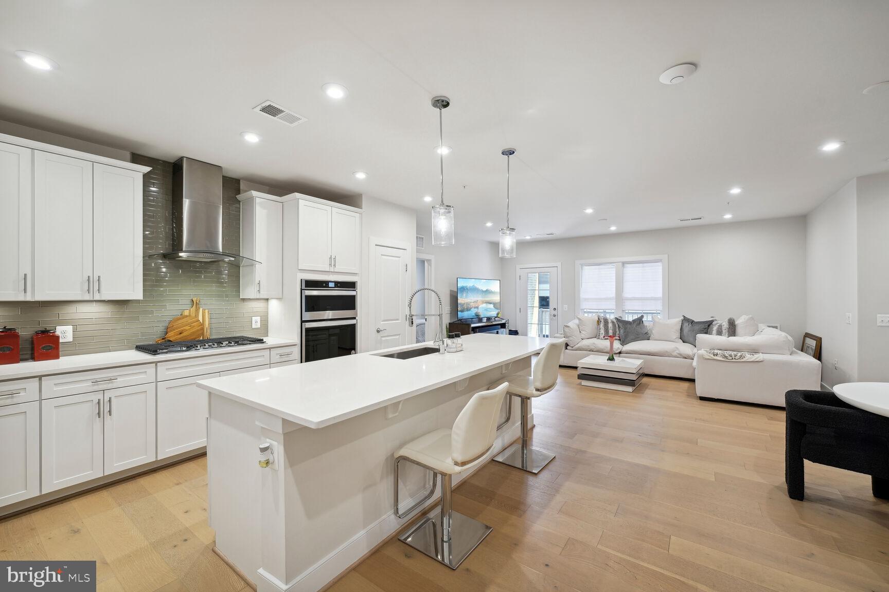 METROPARK AT ARROWBROOK - Residential