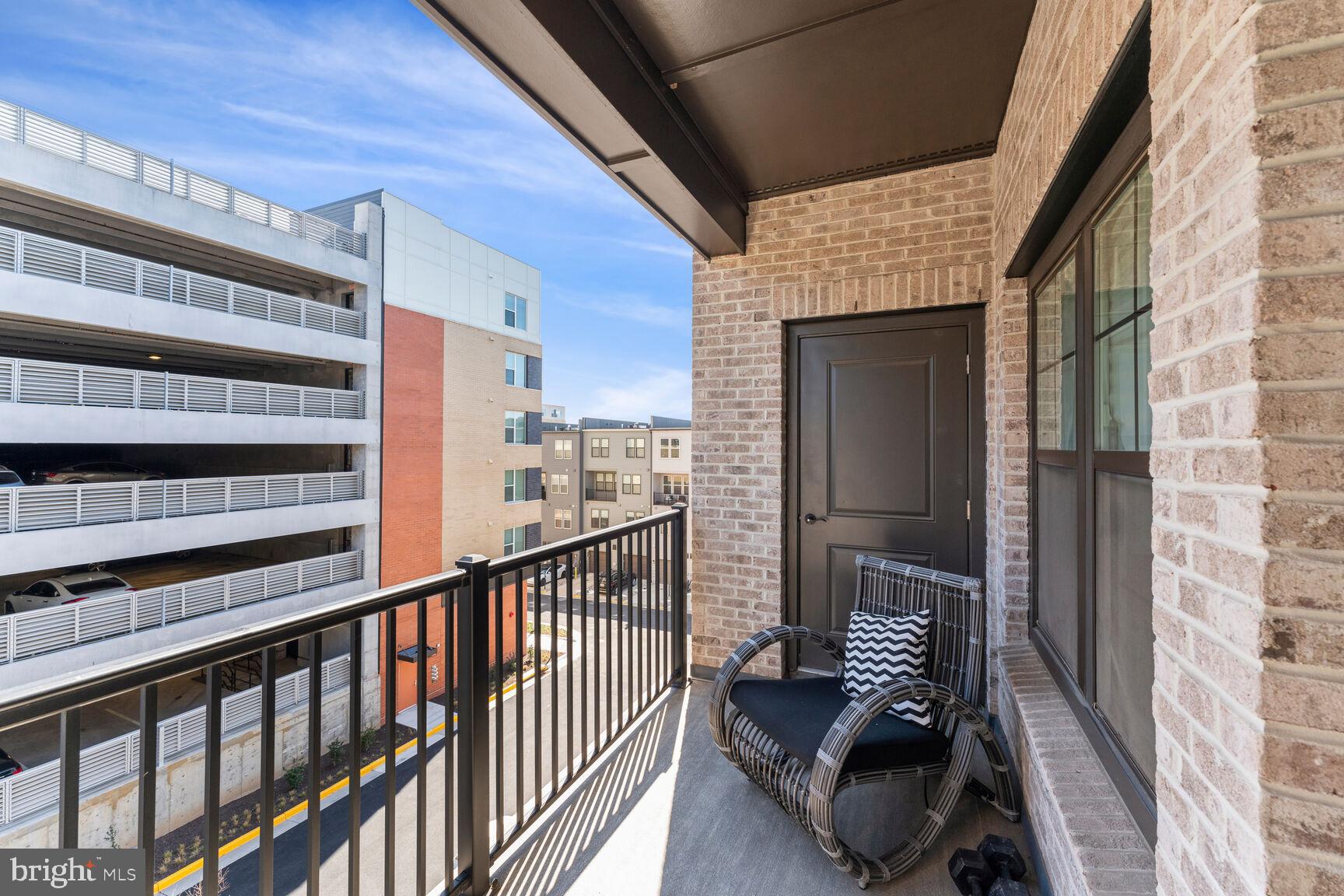 METROPARK AT ARROWBROOK - Residential