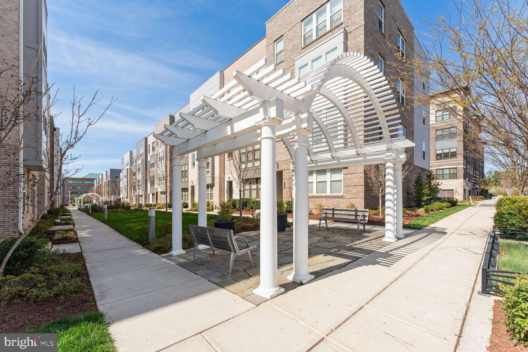 METROPARK AT ARROWBROOK - Residential