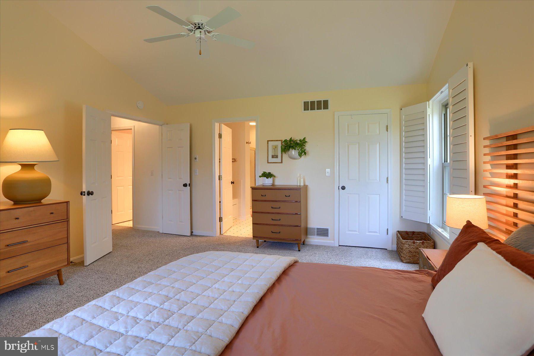 CAMBRIDGE COMMONS - Residential