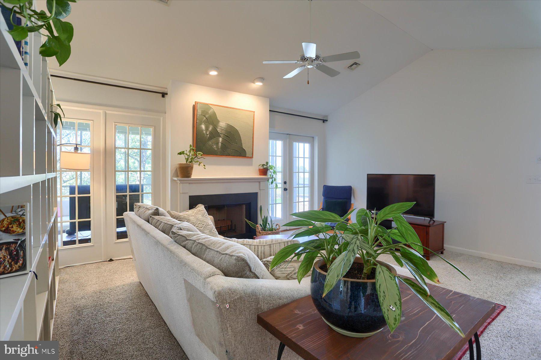 CAMBRIDGE COMMONS - Residential