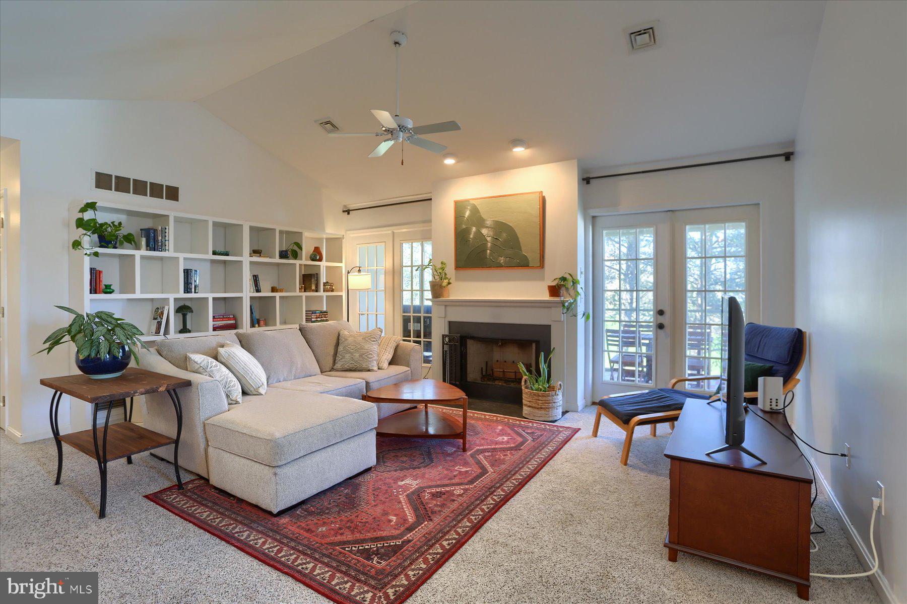 CAMBRIDGE COMMONS - Residential