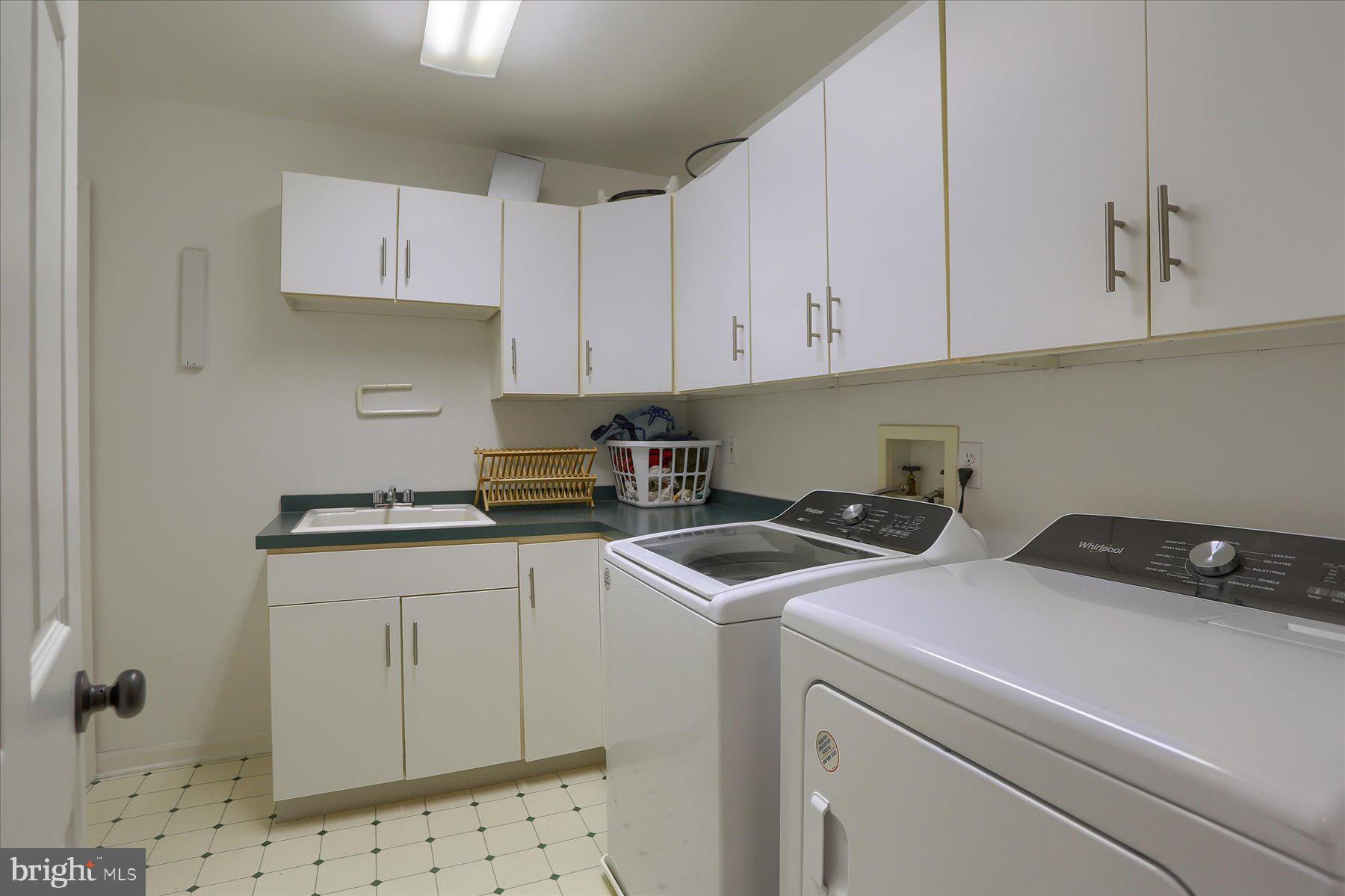 CAMBRIDGE COMMONS - Residential