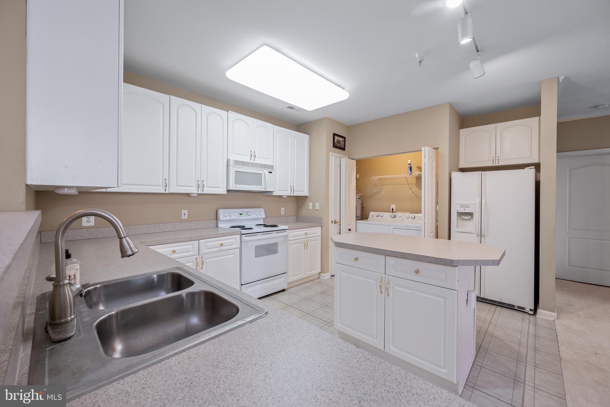 HIGH VIEW AT HUNT VALLEY - Residential Lease